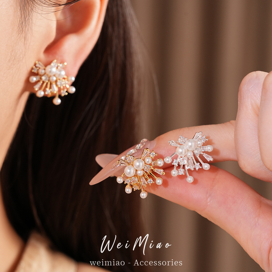18 quilates de oro real, flores de perlas de piedra, pendientes personales simples, pendientes de lujo ligero, pendientes de alta calidad al por mayor
