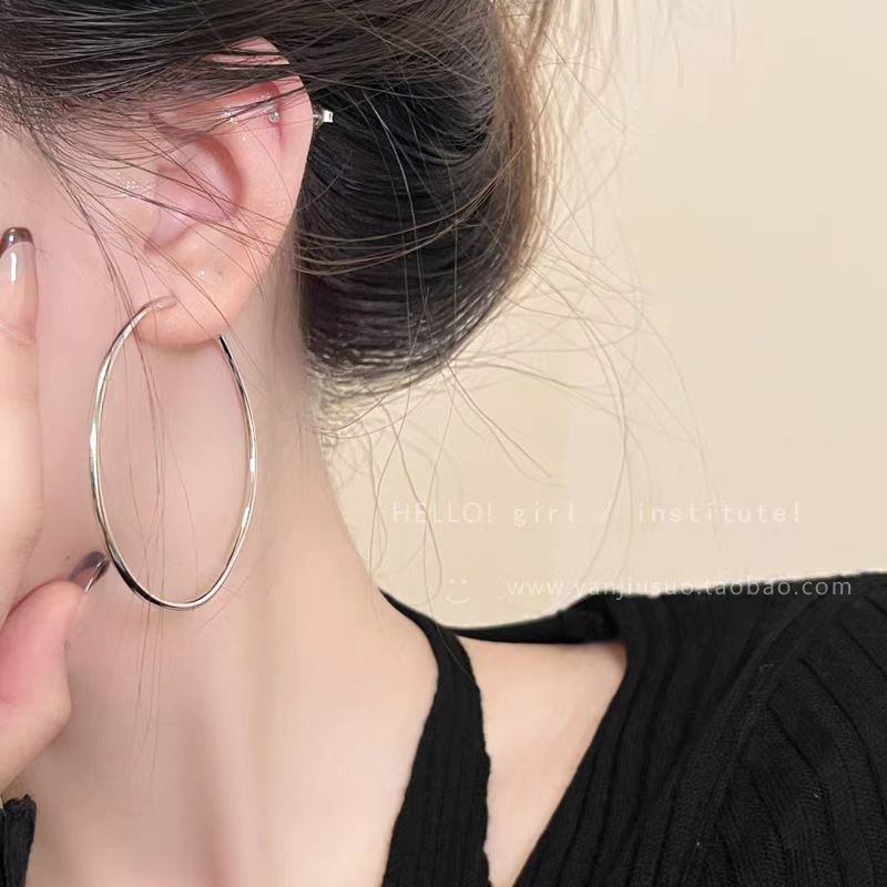 【同軸にならない】温は、同じタイプのイヤリングの小衆の高級感ファッション気質で女性の耳のアクセサリー卸売りをしている|undefined