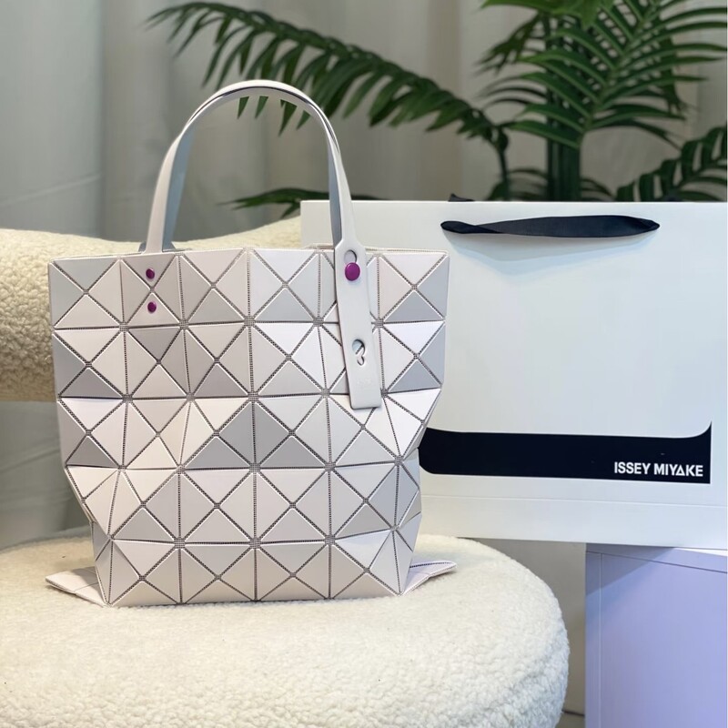 Japanese Original Factory New Color-Studded Matte Geometric Quilted Bag Shoulder Bag Underarm Bag Tote Bag Commuter Bag for Women Japanese Original Factory New Color-Studded Matte Geometric Quilted Bag Shoulder Bag Underarm Bag Tote Bag Commuter Bag for Women