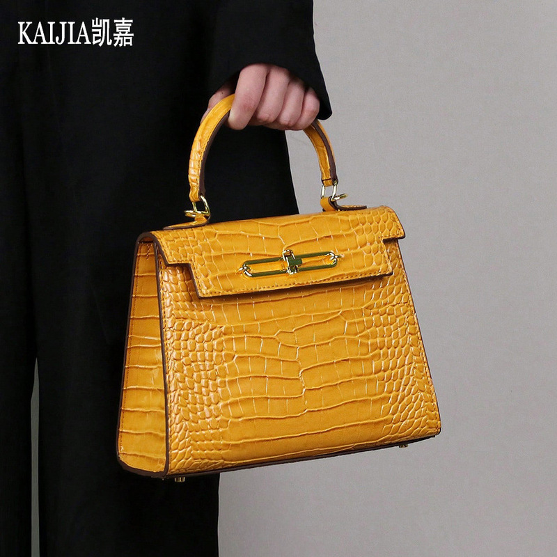 High-End Women's Bag with Embossed Woven Plaid Flap, Light Luxury Texture, Small Square Handbag, Street Fashion