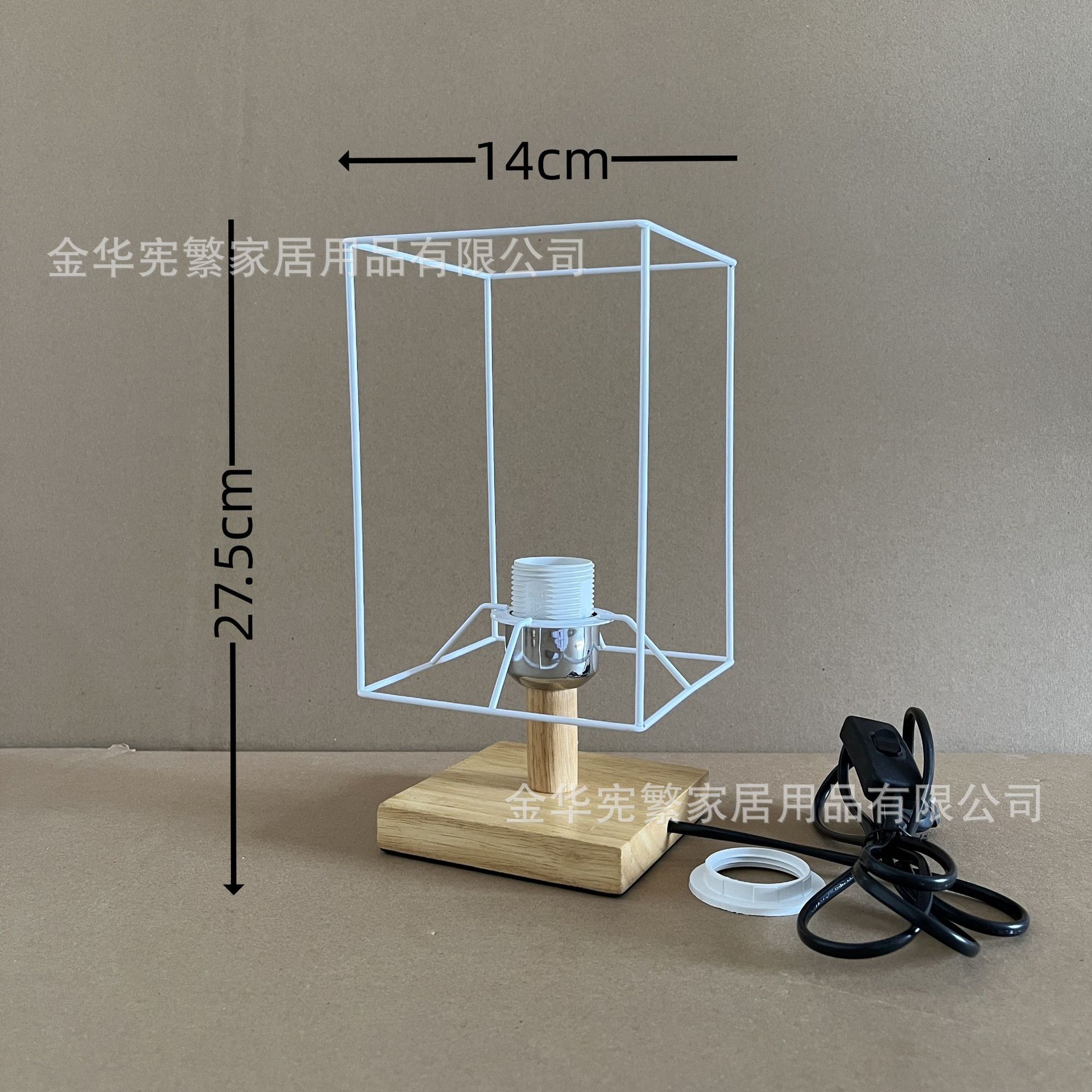 14x20 정사각형 철 프레임 + 13 높이 정사각형 나무 베이스