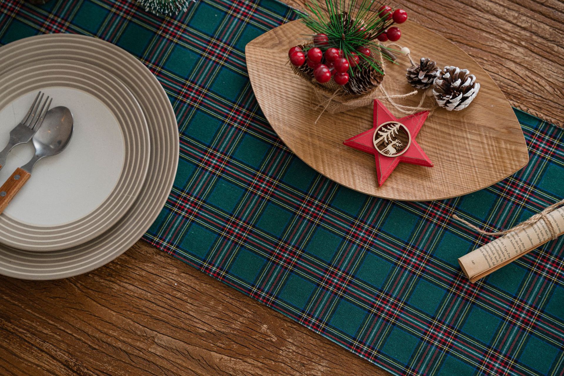 夹心格墨绿桌旗