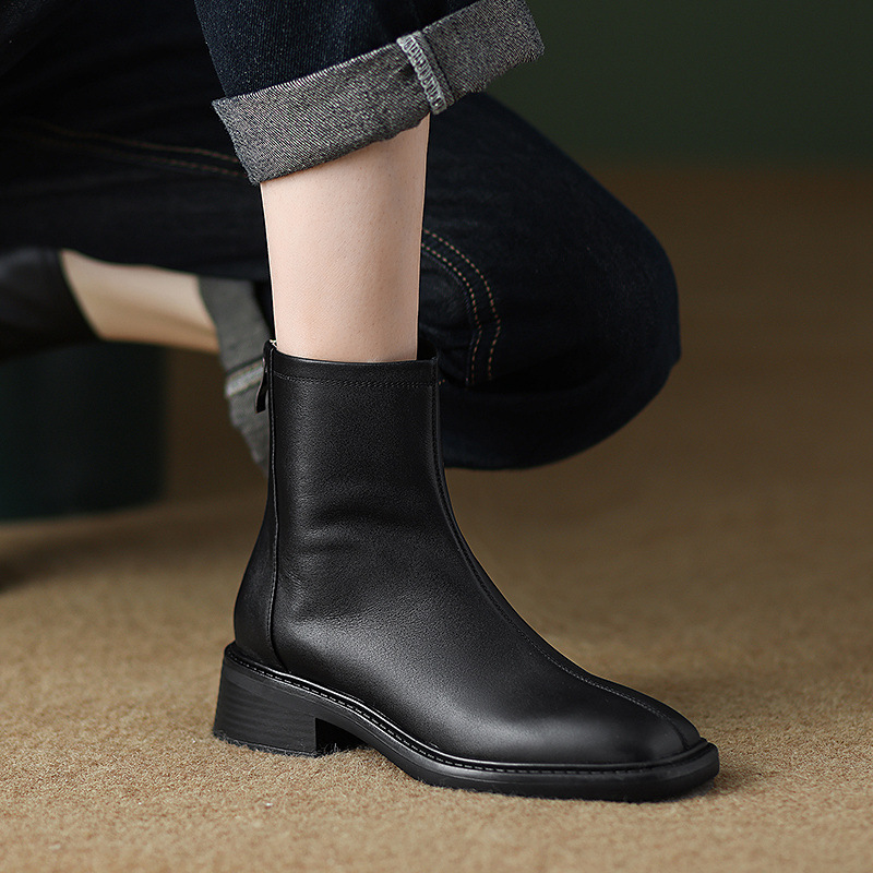 Demi-season low boots square toe