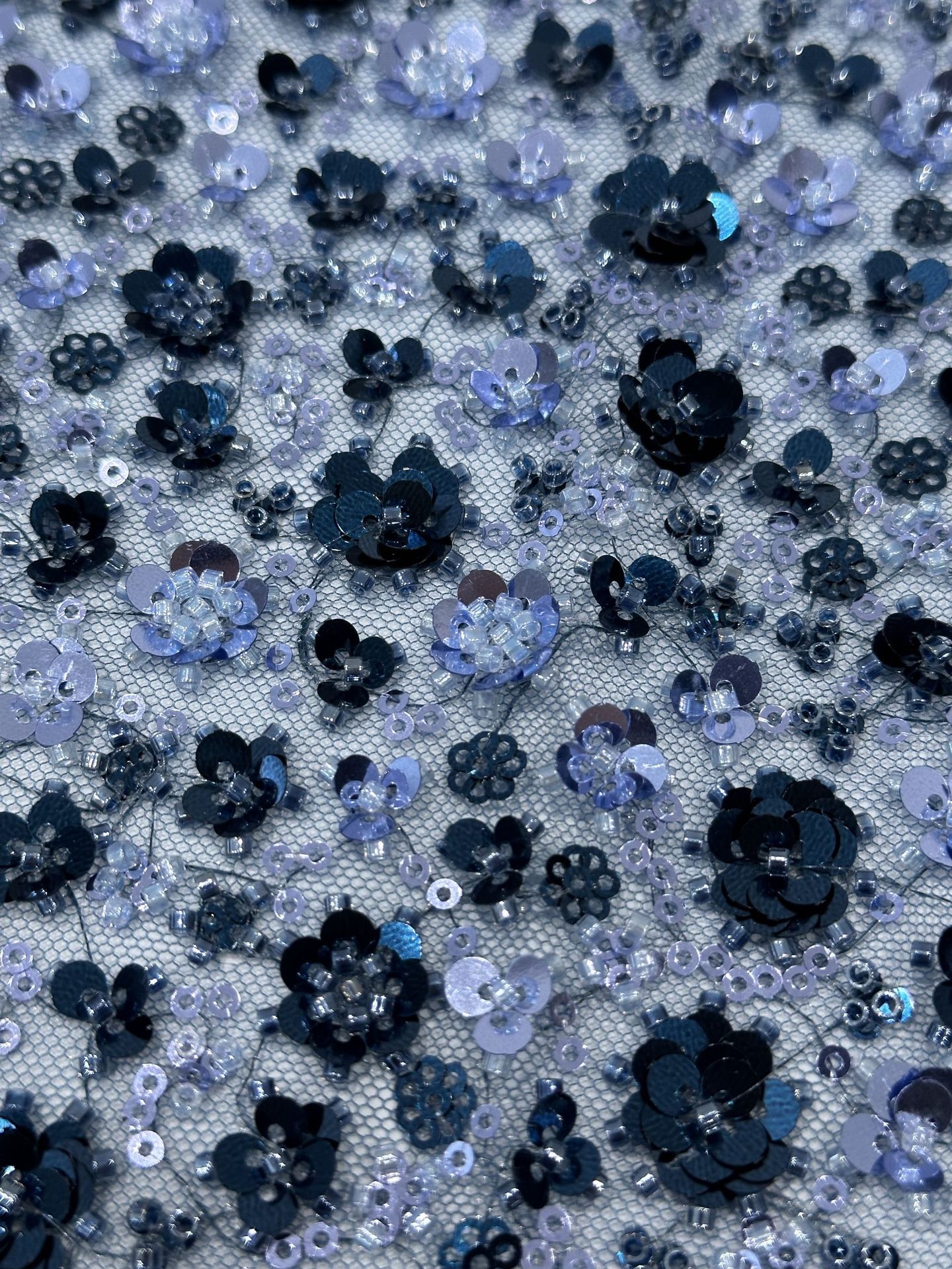 Fábrica de stock de doble color sequinilla pequeña flor de ciruela cuentas bordada tela de encaje vestido de boda moda sequinilla tela bordada