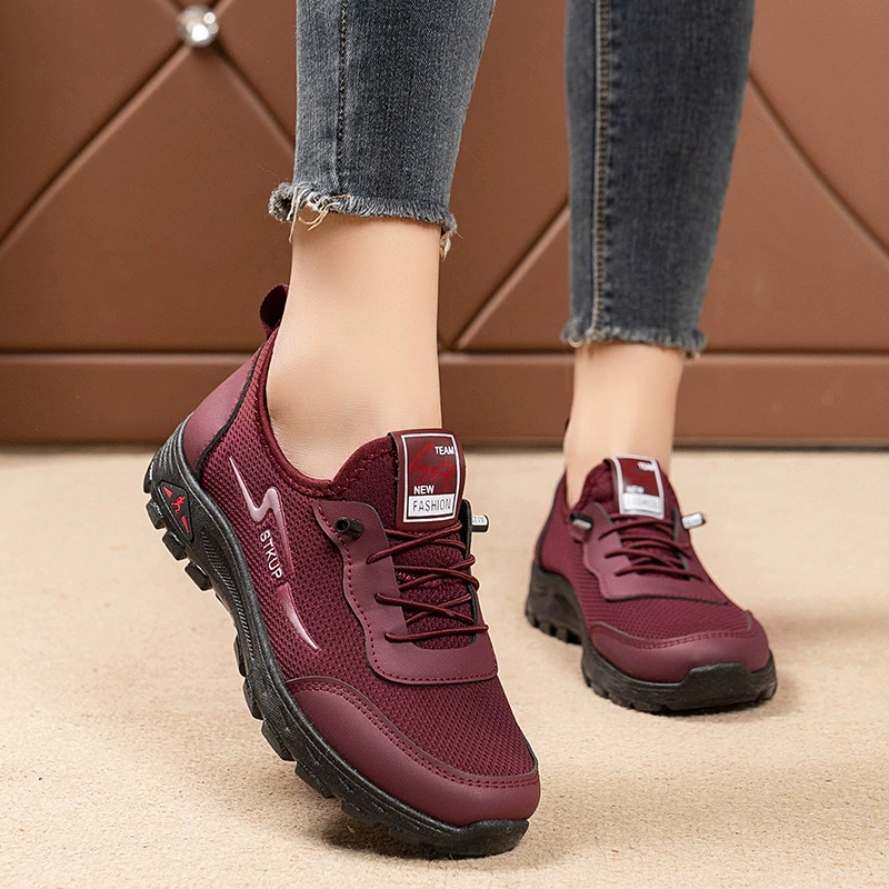 2025 новые кроссовки Женская обувь Один педаль повседневная обувь для матерей среднего и пожилого возраста дышащая нескользкая мужская и женская обувь из ткани