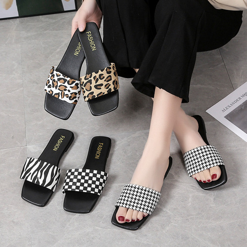 Flat slippers for women  summer new casual foreign trade checkerboard beach sandals for women wholesale