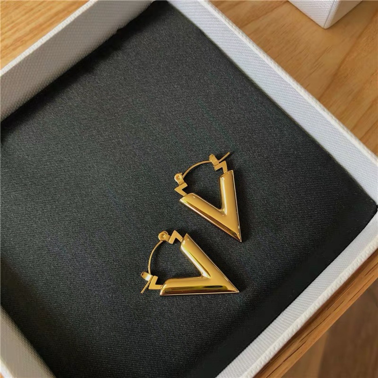 Fashion Hypoallergenic Triangle Titanium Steel Earrings display picture 3