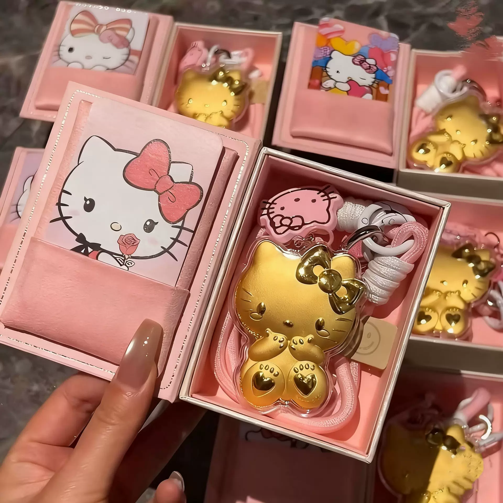 水贝黄金HelloKitty送礼足金999手机挂件钥匙扣黄金挂件 厂家批发