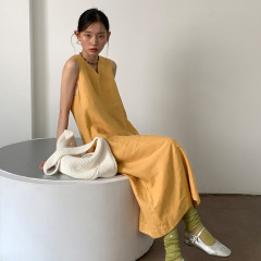 愛とナンシー十三行2024夏オリジナルのラミー麻vネック透かし彫りスリット霊動感ワンピース22499