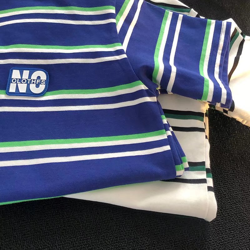 Camiseta de rayas de los hombres de verano 2022 nuevo diseño sentido nicho flojo retro Hong Kong estilo ins moda estudiante de manga corta top