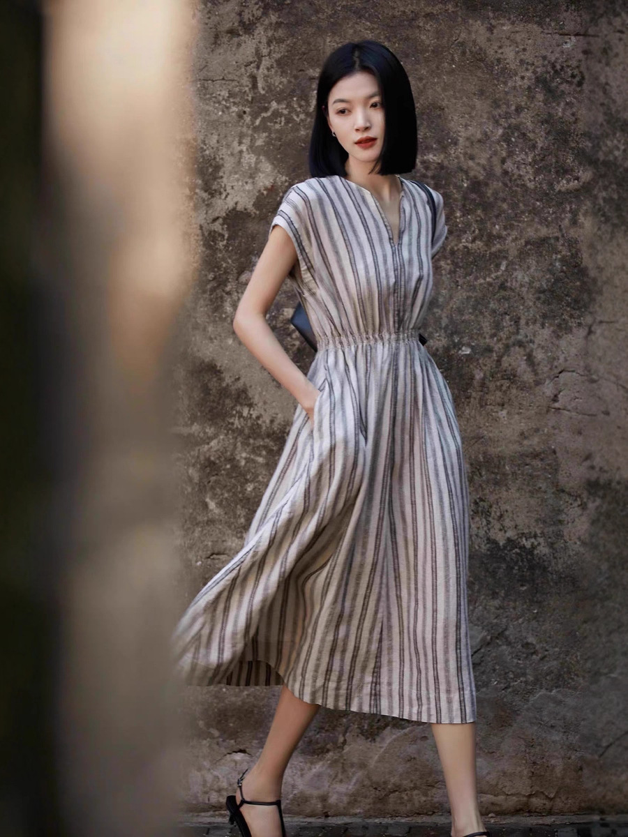 Đầm maxi nữ sọc xám linen V cổ đi làm — sọc