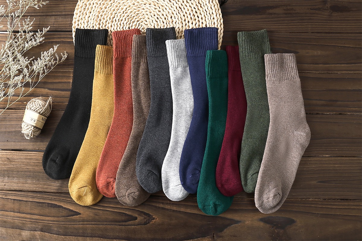 Men's Winter Plus Velvet Thickening In The Tube To Keep Warm Men's Socks Solid Color Long Tube Socks display picture 9