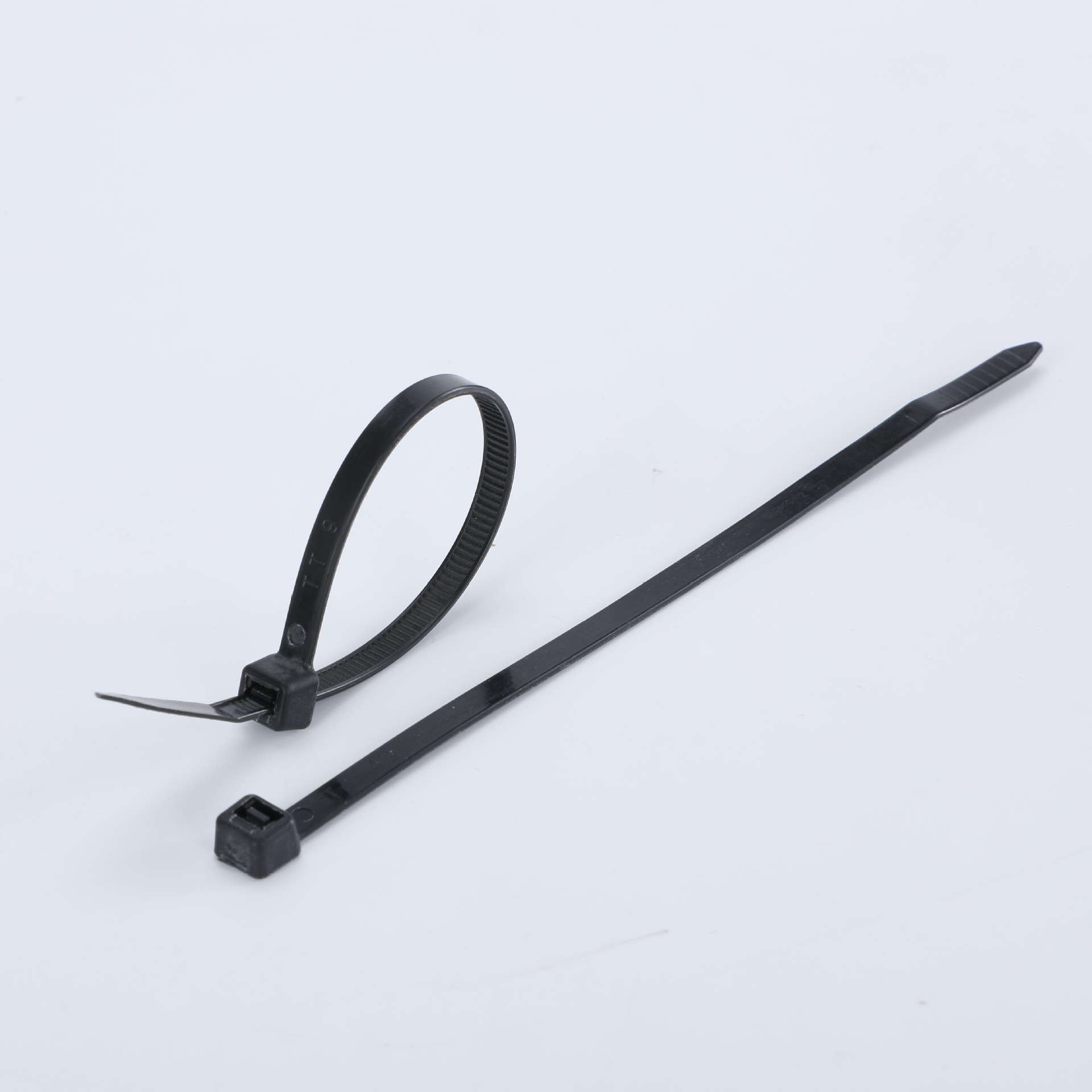 Venta al por mayor 3*4 lazo de nylon industrial 5*8 lazo de alambre blanco y negro 10*12 lazo de nylon de autobloqueo