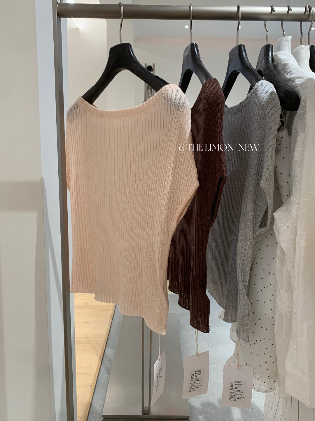 Áo thun nữ cổ tròn basic tay ngắn phong cách Hàn Quốc — Cà phê, màu đen, Bột củ sen, trắng ngà chi tiết 92