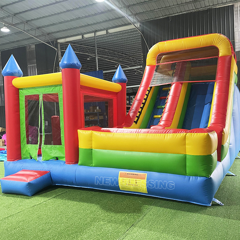 Gran castillo infláble para niños malvado castillo al aire libre deslizante cama de salto combinación centro comercial patio parque equipo de cabina