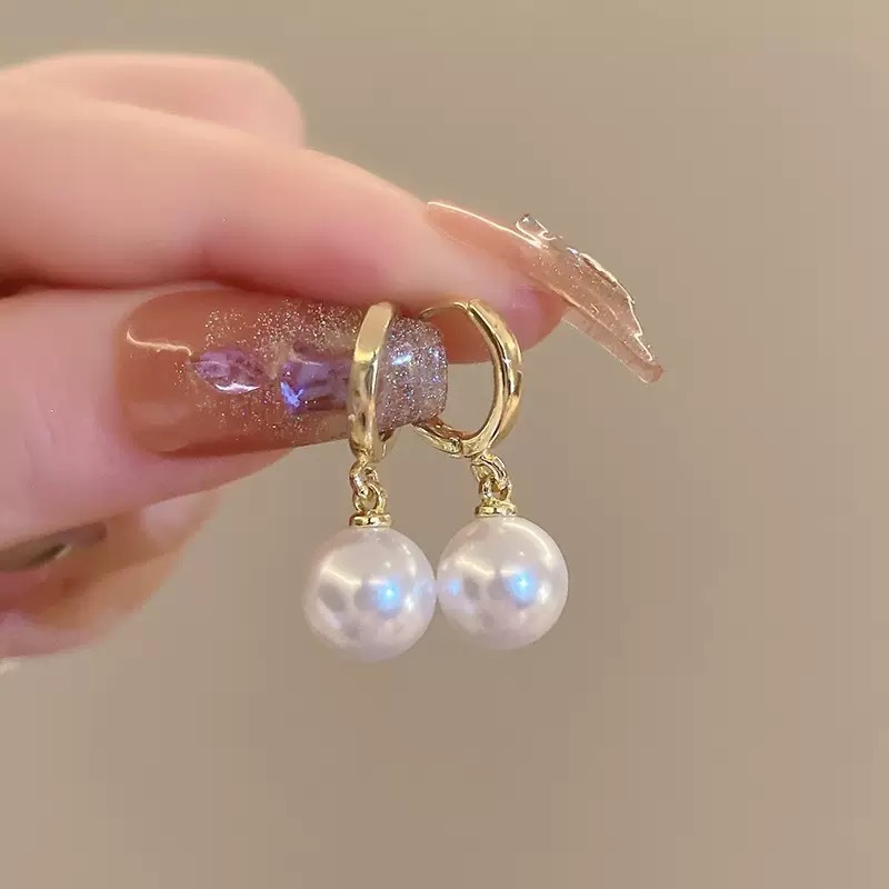 small design earrings from pearl