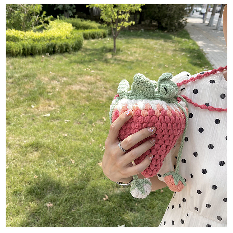 Mujeres Pequeña Poliéster Fruta Fresa Lindo Ronda Cuerda Bolso Bandolera display picture 4