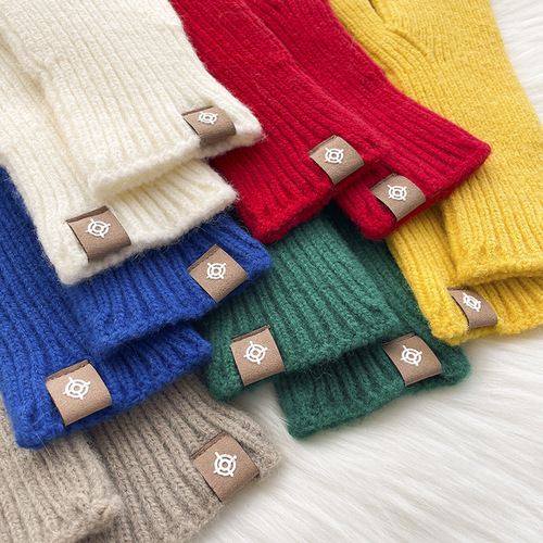 Klein blue woolen knitted solid color Korean gloves with labeling, split fingers, exposed fingers, touch screen, finished for autumn and winter to keep warm
