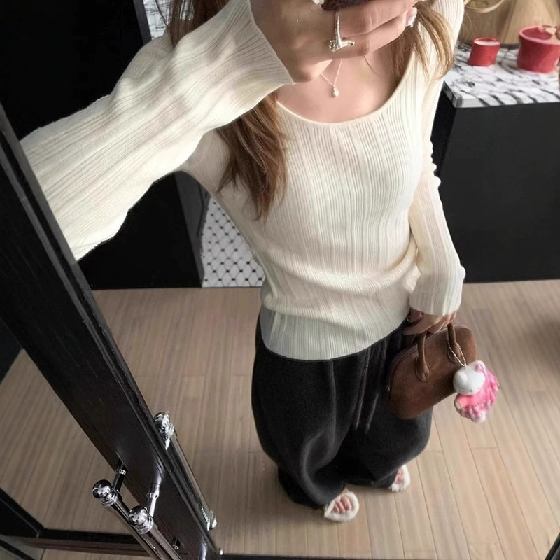 Comfortable U-neck long-sleeve base T-shirt for women, new Korean-style elegant waist-cinching slim-fit casual knit top for spring and autumn Comfortable U-neck long-sleeve base T-shirt for women, new Korean-style elegant waist-cinching slim-fit casual knit top for spring and autumn