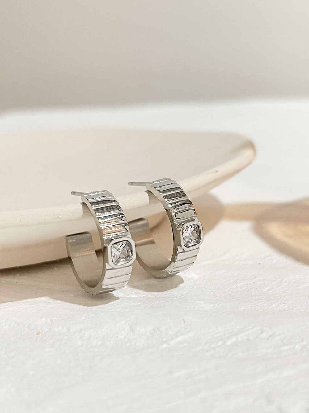 Lady C Shape Stainless Steel Plating Inlay Zircon Ear Studs 1 Pair