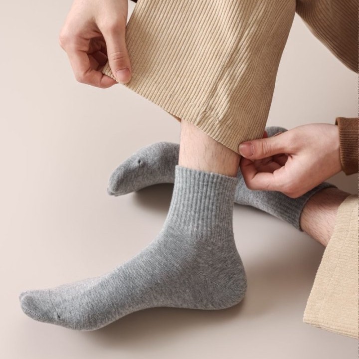 Men's Pure Cotton Seamless Toe Antibacterial, Deodorant and Sweat-Absorbent Autumn Short-Tube Sports Men's Mid-Calf Socks Cotton Socks Wholesale