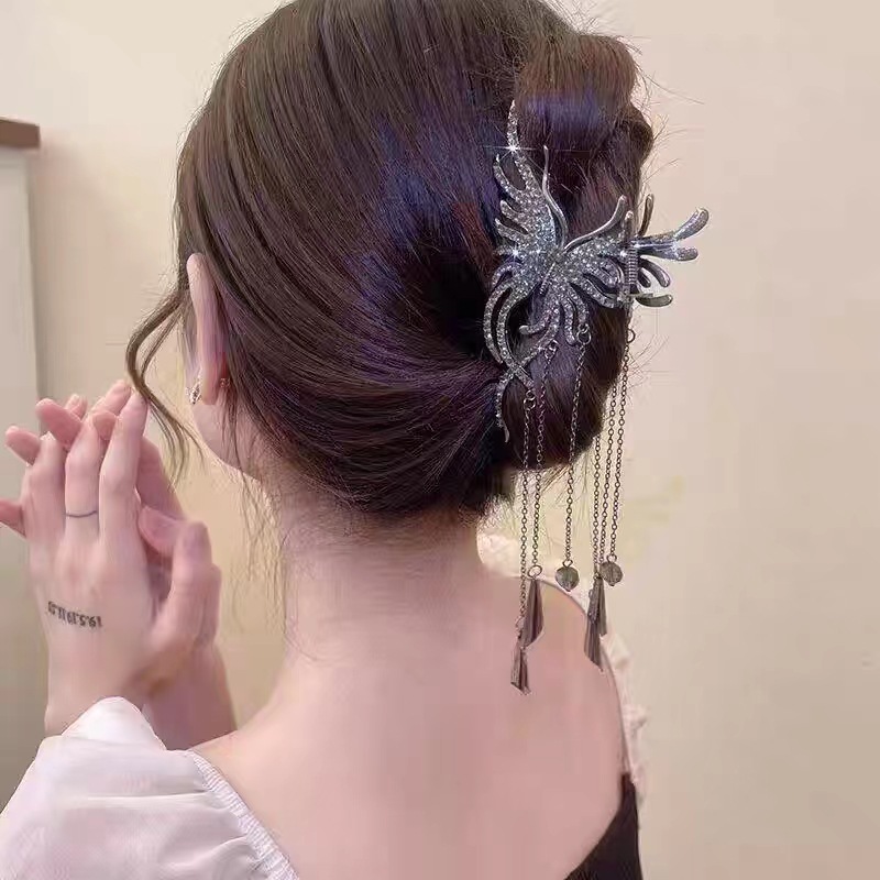 Elegant Fashion Butterfly Alloy Tassel Inlay Artificial Pearls Rhinestones Hair Clip display picture 2