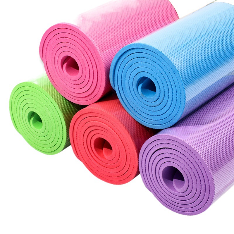 EVA estera de yoga transfronteriza Venta caliente deportes de fitness al aire libre saltando estera a prueba de humedad antideslizante estera fuente de fábrica