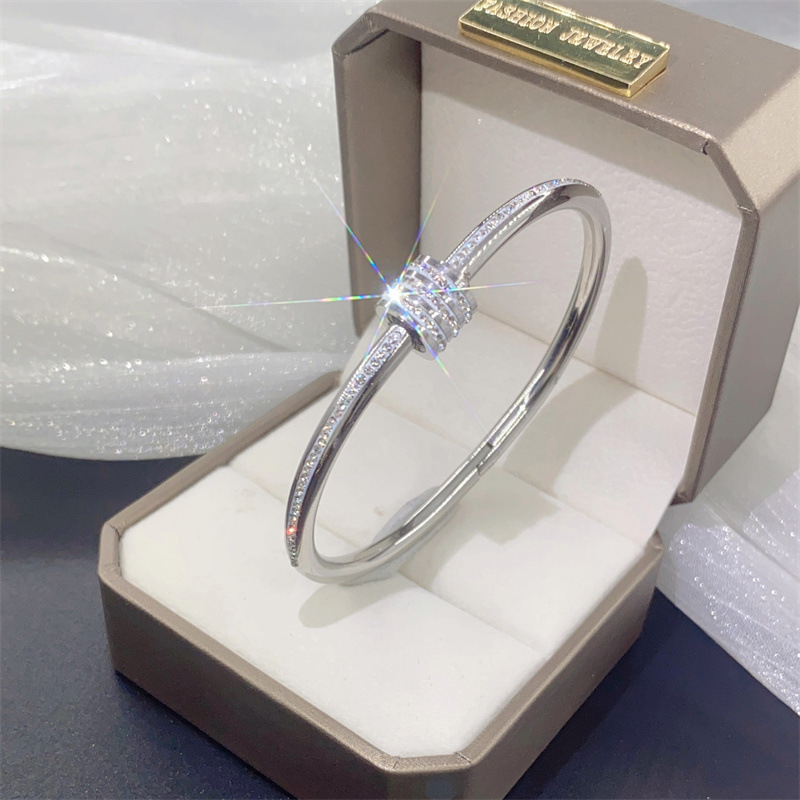 Geometric Pattern Women'S Gender Fashion Geometric Titanium Steel Plating Rhinestones Bangle