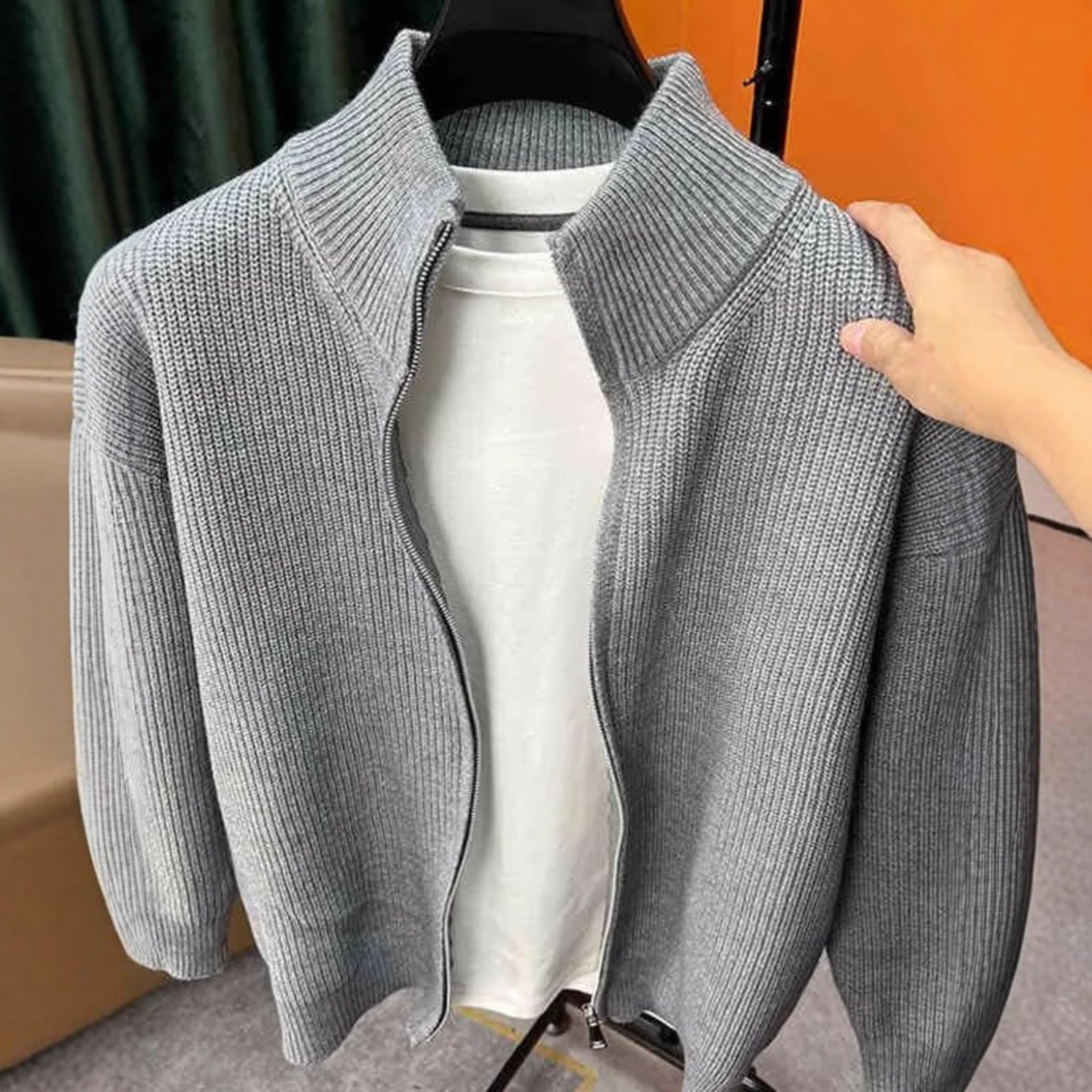 American-style cardigan zip-up sweater for men, autumn and winter, Korean style, high-end design, loose, casual, and lazy knitted sweater.