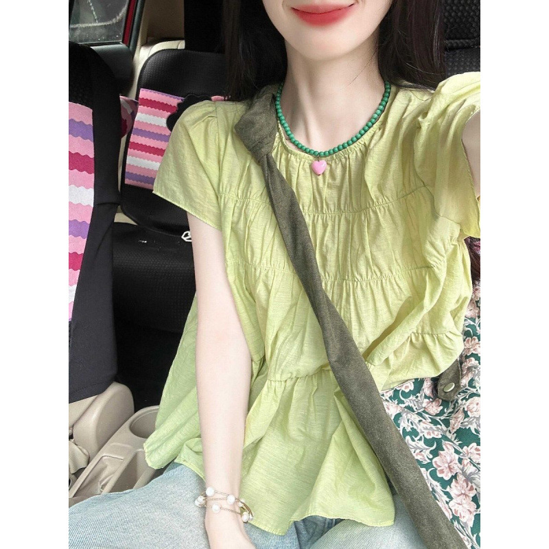 Fresh cute summer short shirt with a round collar