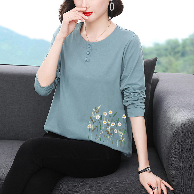 Mom long sleeve round neck t-shirt early Autumn 2023 new middle-aged and elderly plus size loose belly covering pullover embroidered top Mom long sleeve round neck t-shirt early Autumn 2023 new middle-aged and elderly plus size loose belly covering pullover embroidered top