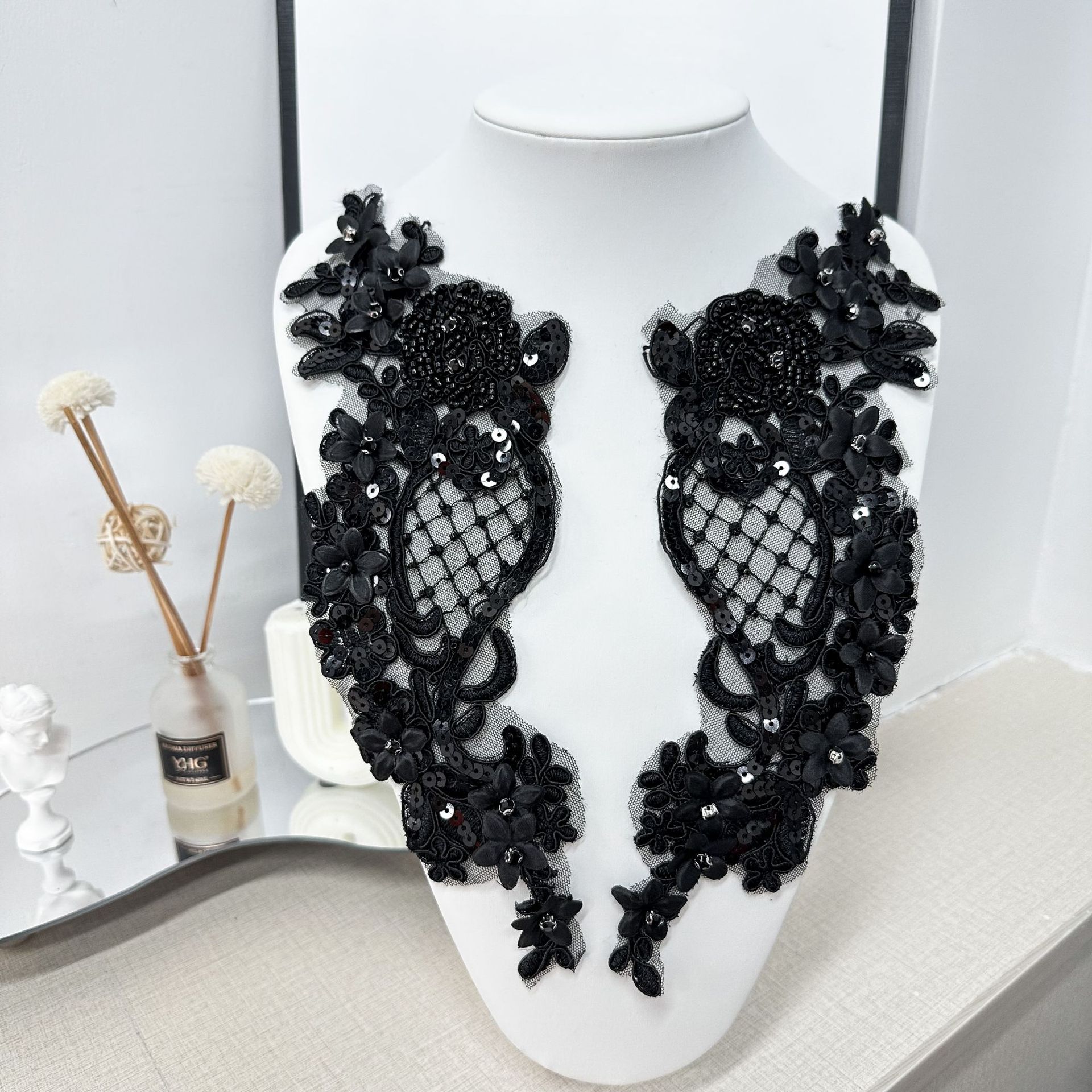 Inventario de alta calidad negro y blanco encaje hueco hueso de tela flor flor flor estereoscópico accesorios de ropa decoración vestido camisa