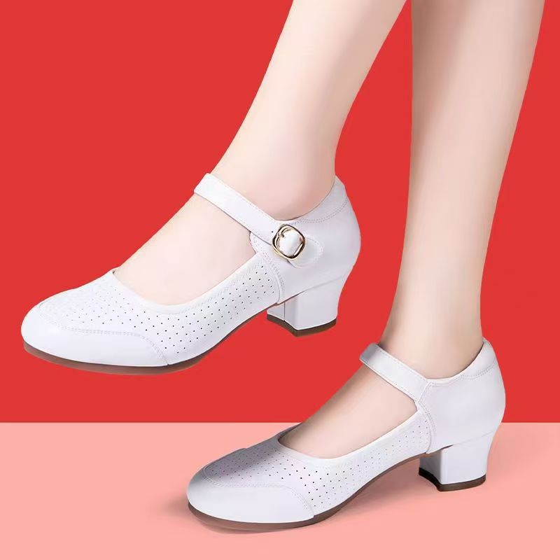 2026 primavera y verano nuevos zapatos de baile blancos de tacón alto zapatos de baile cuadrados suaves zapatos de baile de baile de camaradería zapatos de madre de tacón bajo
