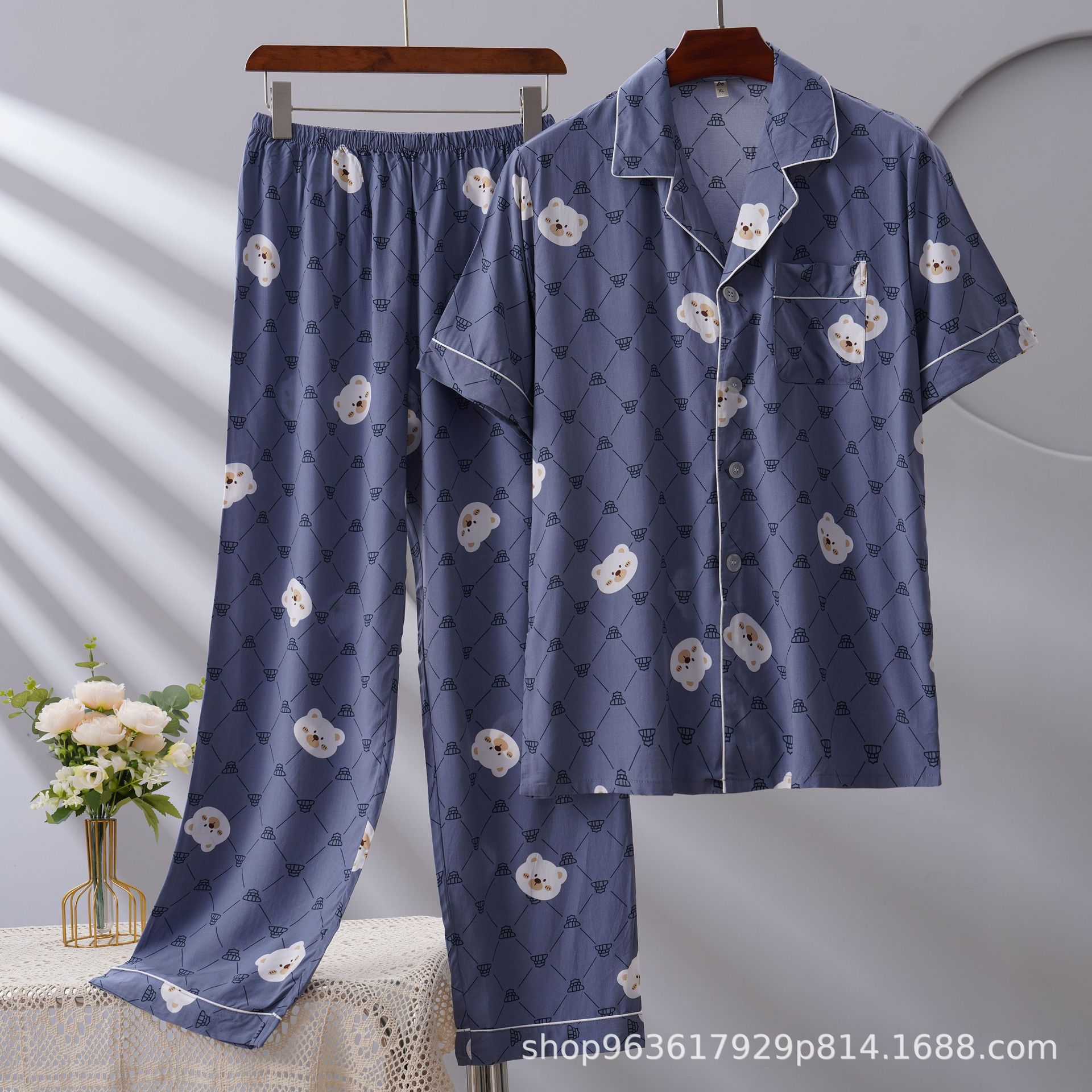 하늘색 흰색 곰 머리