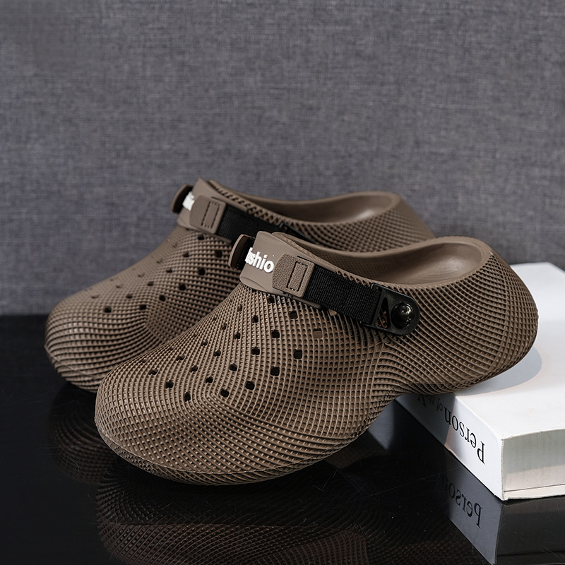 Pareja de zapatos de agujero de altura de base gruesa de verano antideslizante 3D zapatillas frías EVA zapatillas de playa
