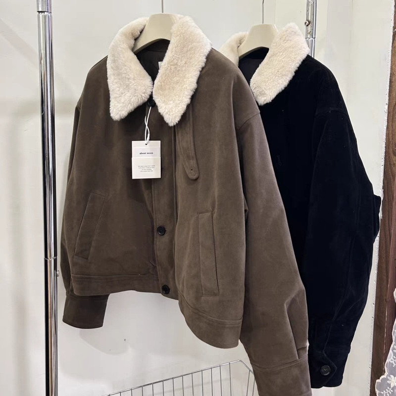 2026 Winter New Versatile Slimming Korean Style Barn Coat, Super Stylish Loose Plush Turn-down Collar Casual Cotton Jacket for Women