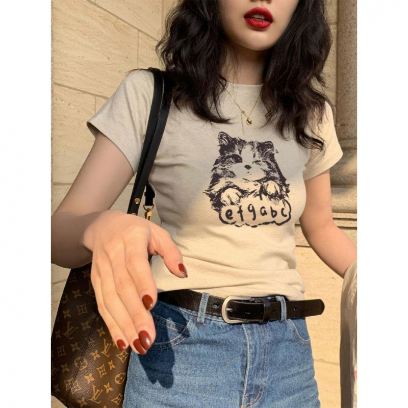 Retro Hong Kong Style New Niche Straight-Shoulder T-Shirt for Women, Korean Version Slim Fit Student Short-Sleeve Slimming Round-Neck Summer Top Ins Retro Hong Kong Style New Niche Straight-Shoulder T-Shirt for Women, Korean Version Slim Fit Student Short-Sleeve Slimming Round-Neck Summer Top Ins