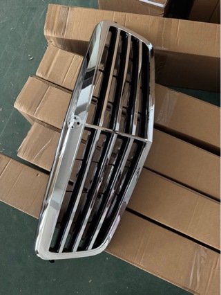 Suitable for Mercedes-Benz W212 Front Bumper Radiator Grille 2128801083 Chrome-Plated Special Edition