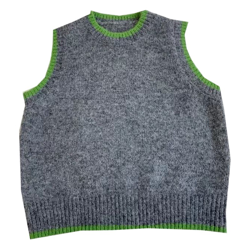 韓代の配色は冬に色をつけて丸首のセーターをかぶせます。