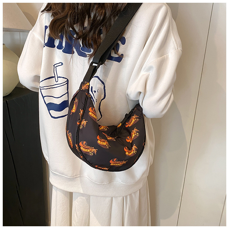 Knödel Schulter Mode Cartoon Anime Unterarm Dutt Lässig Niedlich Rolling Edge Farbe Kontrastierende Umhängetasche_voghion.com
