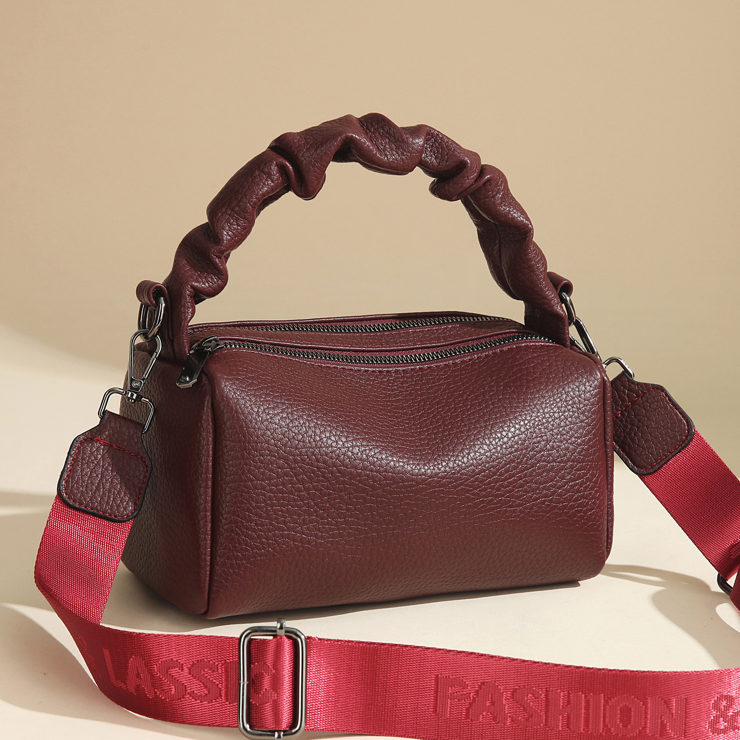 2025 nuevo bolso de mensajero de estilo perezoso de moda simple y versátil, hombro ligero de moda