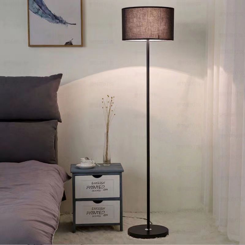 Luz de piso nórdica personalidad creativa minimalista moderna dormitorio cabecera sala de estar al lado del sofá LED vertical lámpara de escritorio transfronteriza