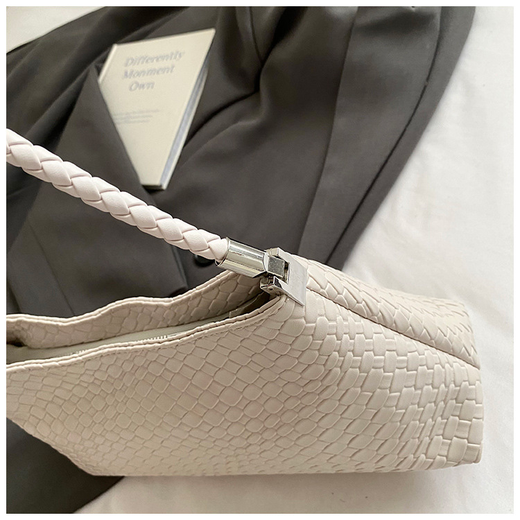 Solid color casual woven pattern large-capacity fashionable 2025 retro new style, elegant underarm bag, single-shoulder hand-carry ladies' bag undefined
