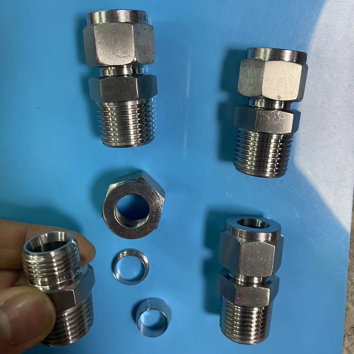 不锈钢304卡套直通接头不锈钢双卡圈卡套端直接ZG1/4-Φ34681012