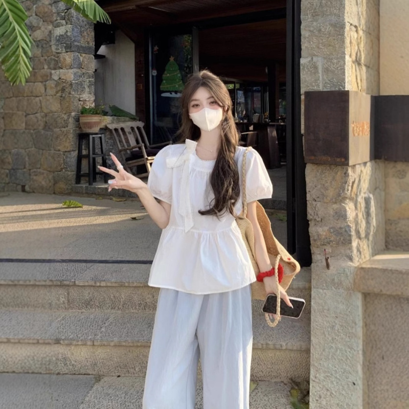 新しい白いリボンレースパフスリーブシャツ女性の夏のデザインプリーツストラップシャツ女性のトップス夏|undefined