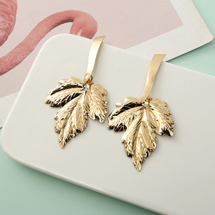Fashion Maple Leaf Alloy Long Earrings Wholesale display picture 2