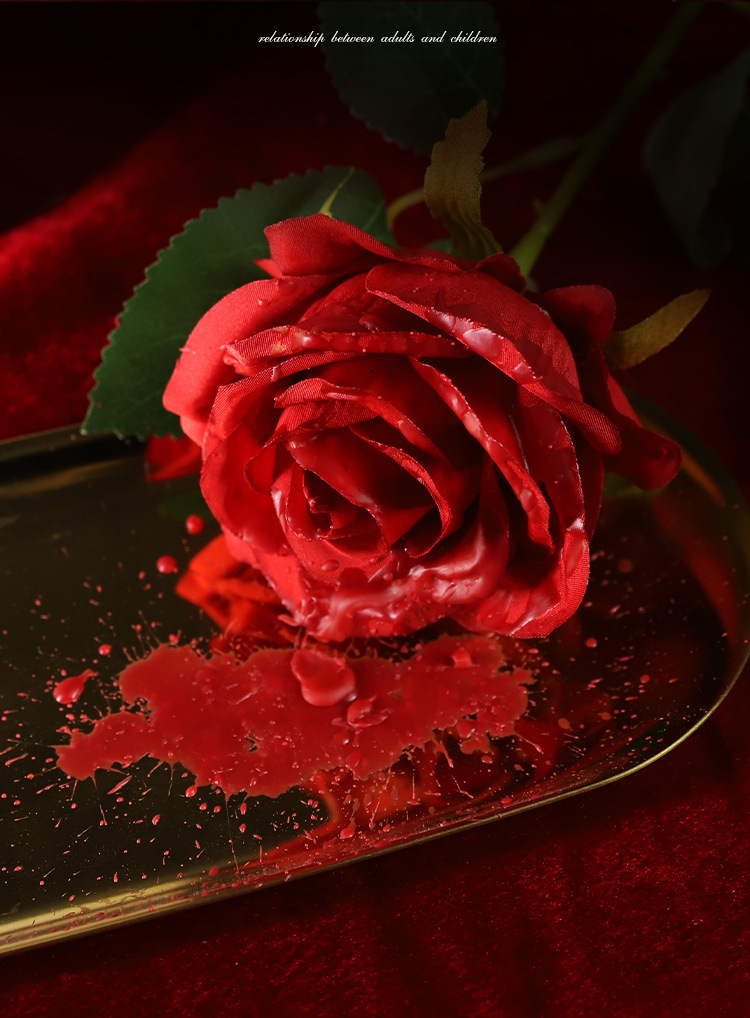 Low Temperature Massage Candle with Soy Wax in Heart and Peony Red Styles — detail image 4