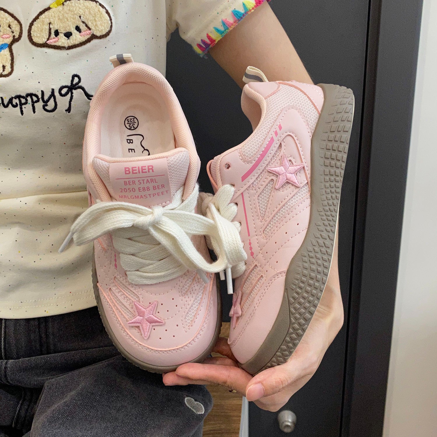 Zapatos de entrenamiento retro de la mujer versátiles zapatos de skate de nicho de verano 2025, nuevos zapatos blancos casuales cómodos zapatos de skate de mujer