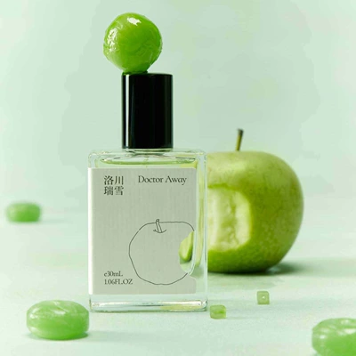 【Birthday Gift】MOMAEK Luochuan Ruixue Fragrance Mist Apple Scented Spray Fresh Fruity Fragrance 30ml (Perfplant seat) - luochuan-ruixue-fragrance-mist-30ml-11-replica-of-apple-fragrance
