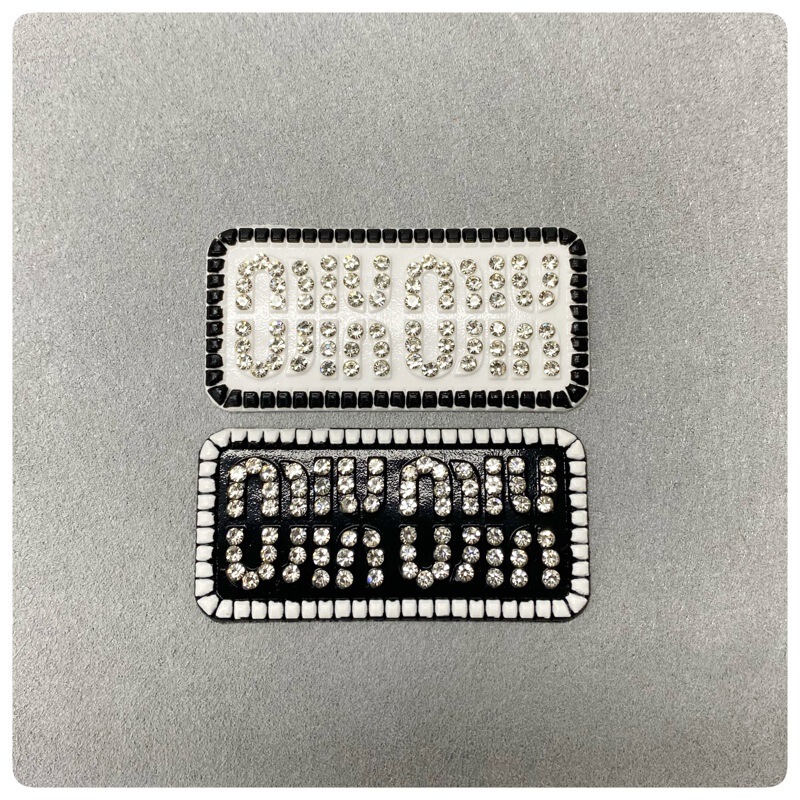 Fashionable Brand Letter Silicone Plus Hot Diamond Small Icon Clothing Shoes, Hats, Bags, Mobile Phone Cases, Adhesive Backing, Hot Pressing and Hot Stamping Trademarks Fashionable Brand Letter Silicone Plus Hot Diamond Small Icon Clothing Shoes, Hats, Bags, Mobile Phone Cases, Adhesive Backing, Hot Pressing and Hot Stamping Trademarks